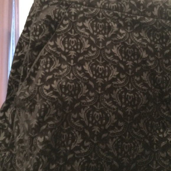 Velvet Printed Shorts - Picture 3 of 4